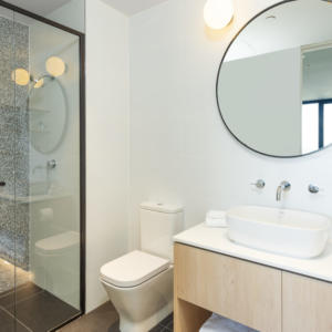 Ritz-hotel-geelong-bathroom-9-2-1500x750